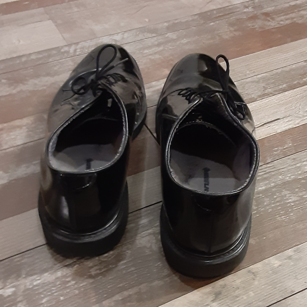 Dress Shoes - Picture 5 of 8